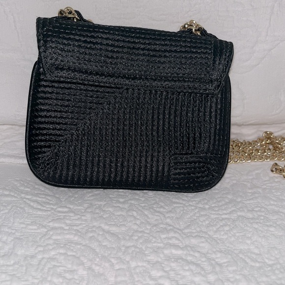 Talbots Black Purse with Gold Chain shoulder bag or crossbody 5" × 5 - Picture 2 of 10